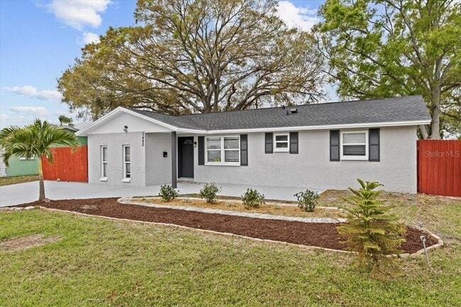 Photo - 7480 Hobson St NE