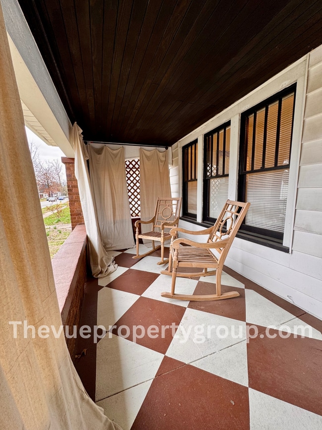 Photo - Completely remodeled 3 bedroom, brimming with charm & modern updates!