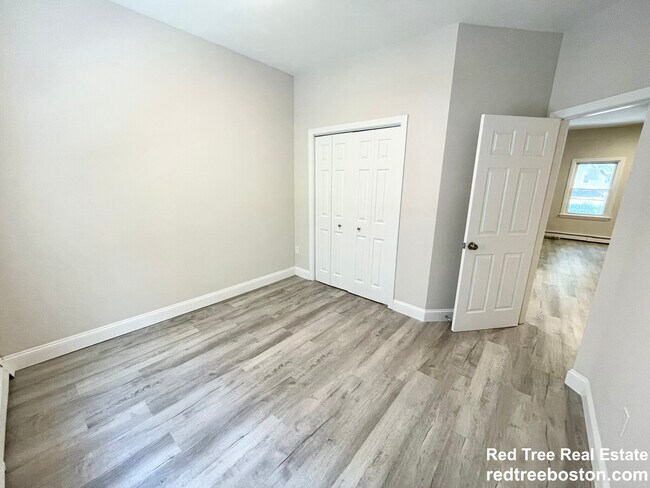 Photo - 174 Bolton St Unit 1