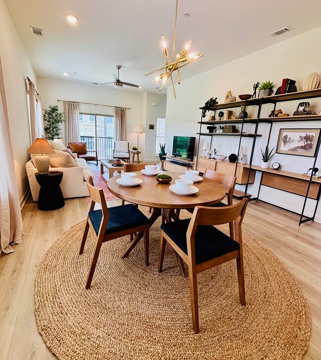 Photo - 351 Wellows Chase Unidad 351B