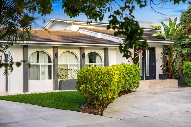 Photo - 1651 SW 13th Ave