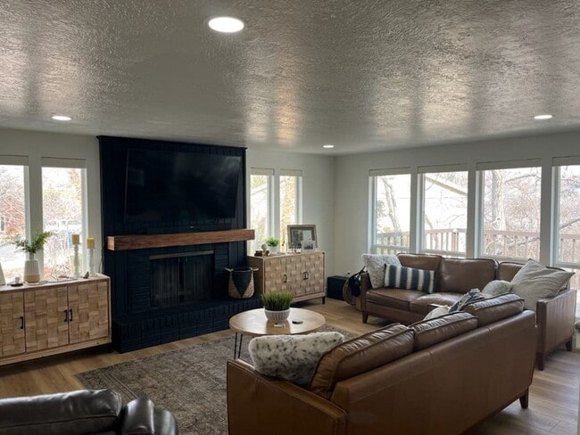 Photo - 5720 Oakwood Dr
