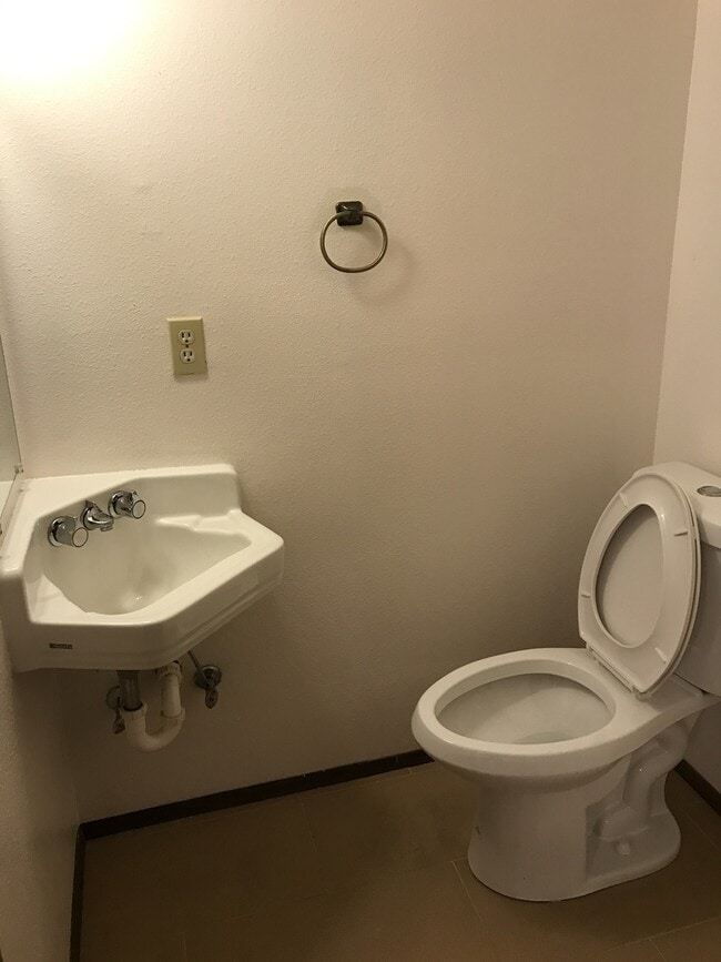 Photo - Nice 2 Bed/1.5 Bath Condo in Bellevue!