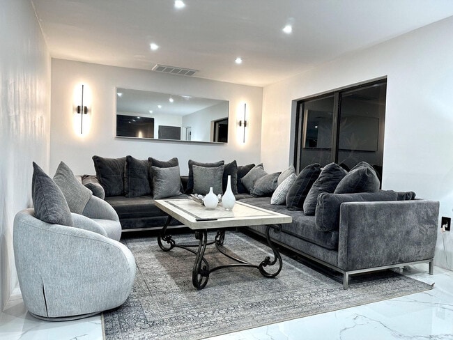 Photo - 5700 Saddlebrook Way Unidad ID1291336P