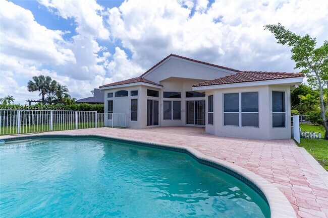 Photo - 17999 SW 35th St