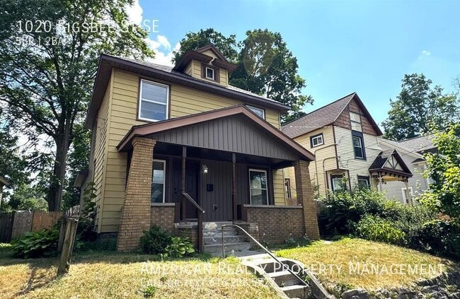 Photo - 1020 Sigsbee St SE House
