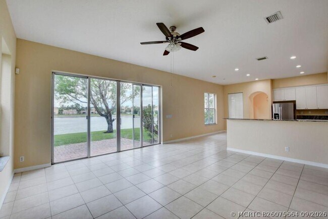 Photo - 1388 Beacon Cir