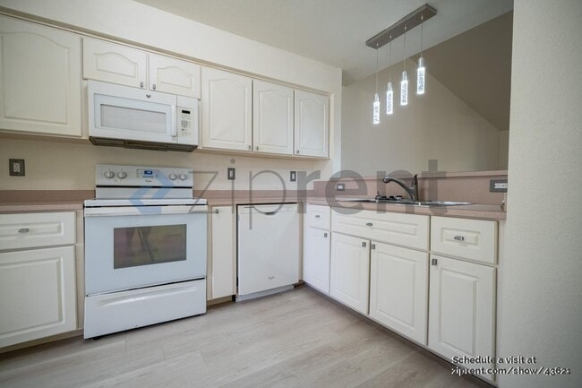 Building Photo - 840 SE 8th St Rental