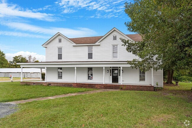 Building Photo - Charming 2-Bed, 1.5-Bath Home in the Heart...