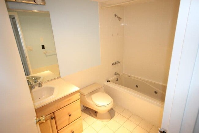 Photo - 300 NEWARK St Unit 3F
