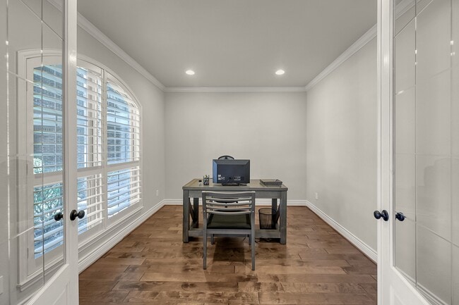 Photo - 4047 Steep Woods Dr