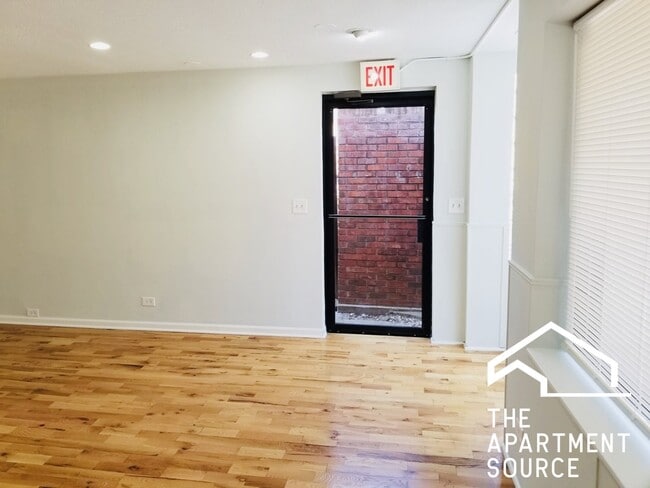 Photo - 4642 N Francisco Ave Unidad 1