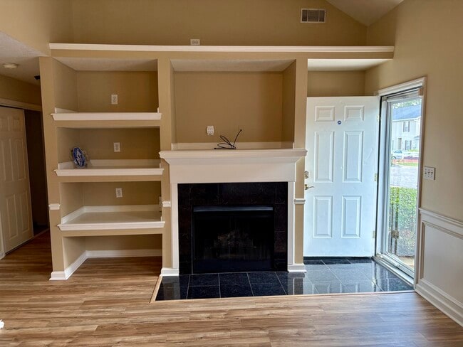 Photo - 2003 Destin Ln