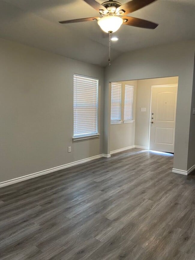 Photo - 2867 Melissa Ln