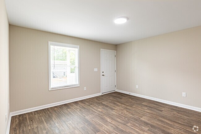 2BR, 1BA - 900SF Living Room