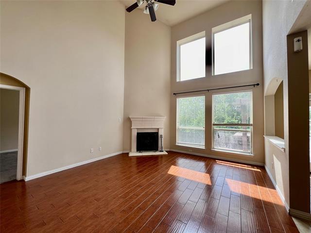 Photo - 900 Johns Way