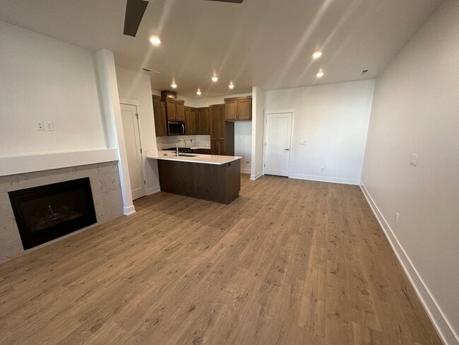 Photo - POOL & Clubhouse! 3 Bdrm, 2.5 Bath 1450 sq ft Townhouse, All Appliances, Gas Heat & A/C, Pet OK, ...