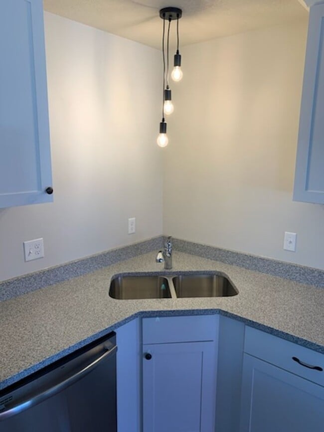 Photo - Spacious 4-Bedroom End-Unit Townhome with 2-Car Garage | Pet-Friendly | American Fork