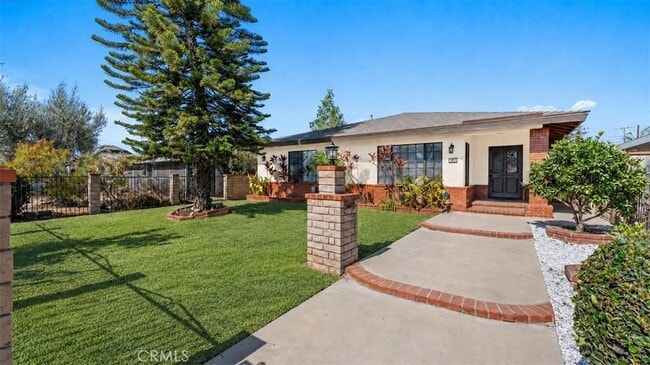 Photo - 943 N Orange Ave