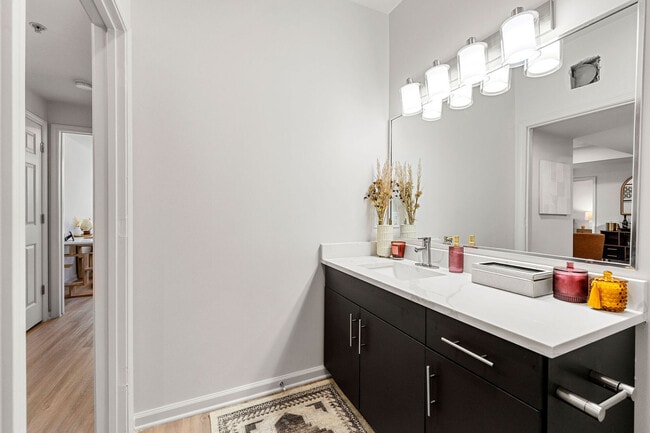 2BD, 2BA - 1046SF - Second Bathroom