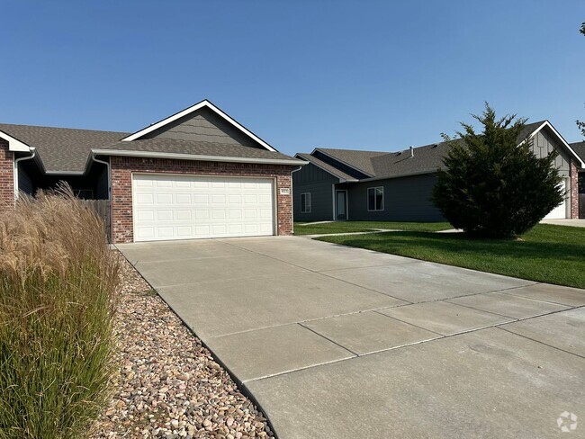 Building Photo - 3 bedroom 2 bath Duplex at 53rd & Meridian Rental