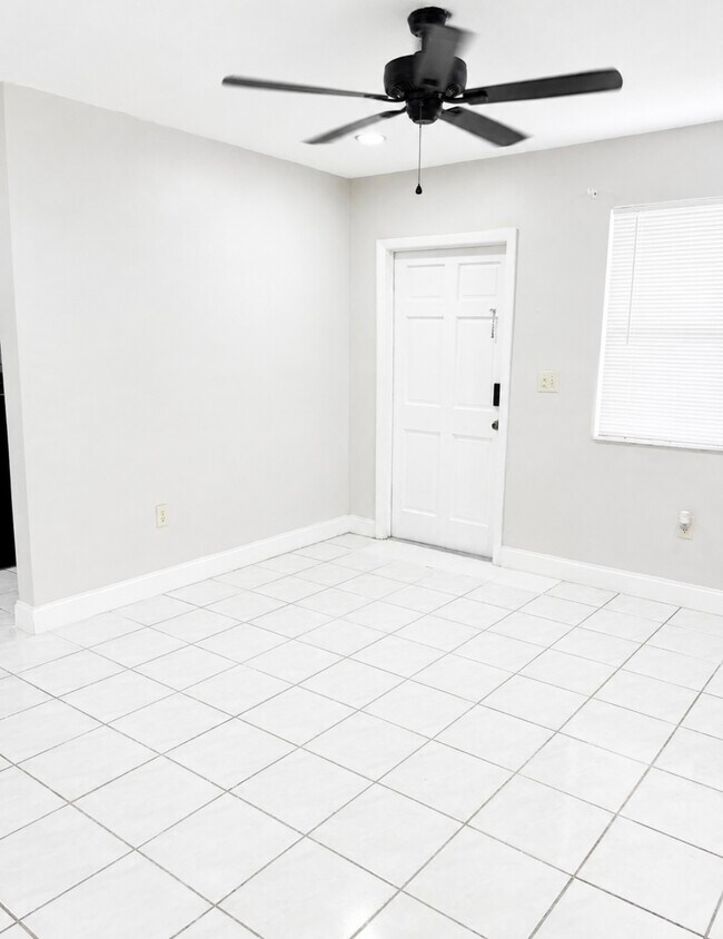 457 NE 139th St Unit 443