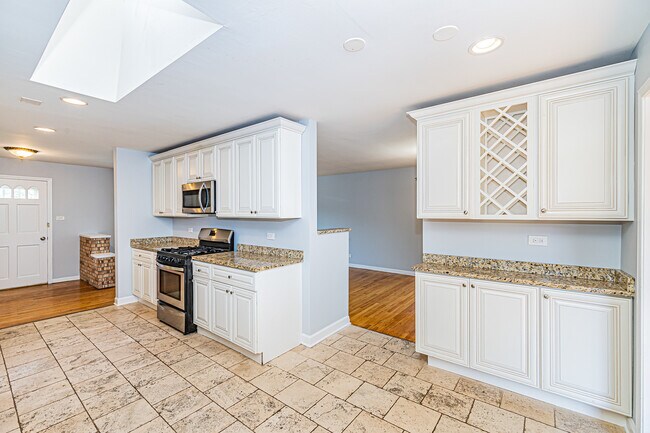 Photo - 1767 E Cree Ln