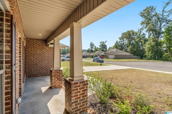 Photo - 424 Harless Ln