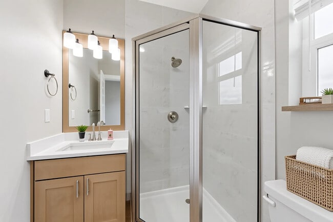 Photo - Equinox on Lincoln