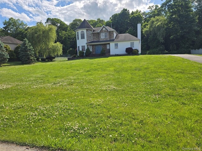 Photo - 27 Red Schoolhouse Rd