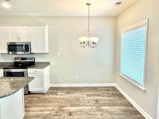 Photo - TuckerLanding5592 Unit 1