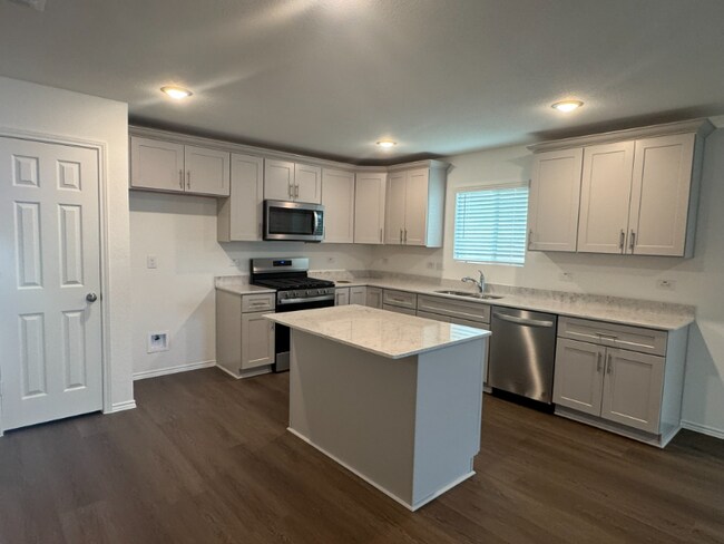 Photo - 16113 Isles Dr