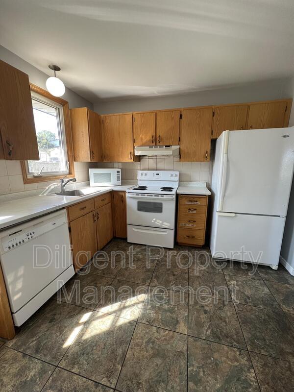 Photo - 2148 Springwood Rd