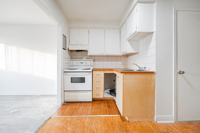 Building Photo - 6880-625e 25e Ave Unit 8