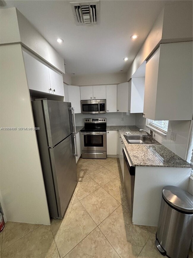 Photo - 1061 NE 34th St Unit 3