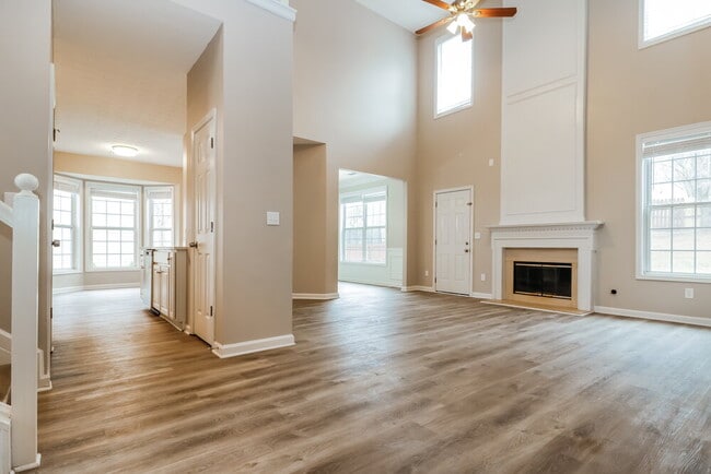 Photo - 435 Heathcliff Ct