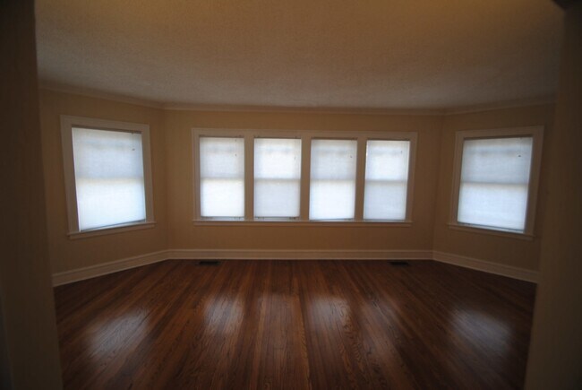 Photo - 923 Bristol Ave