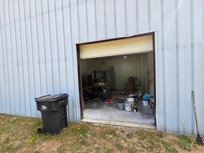 Photo - 4720 Deans Bridge Rd