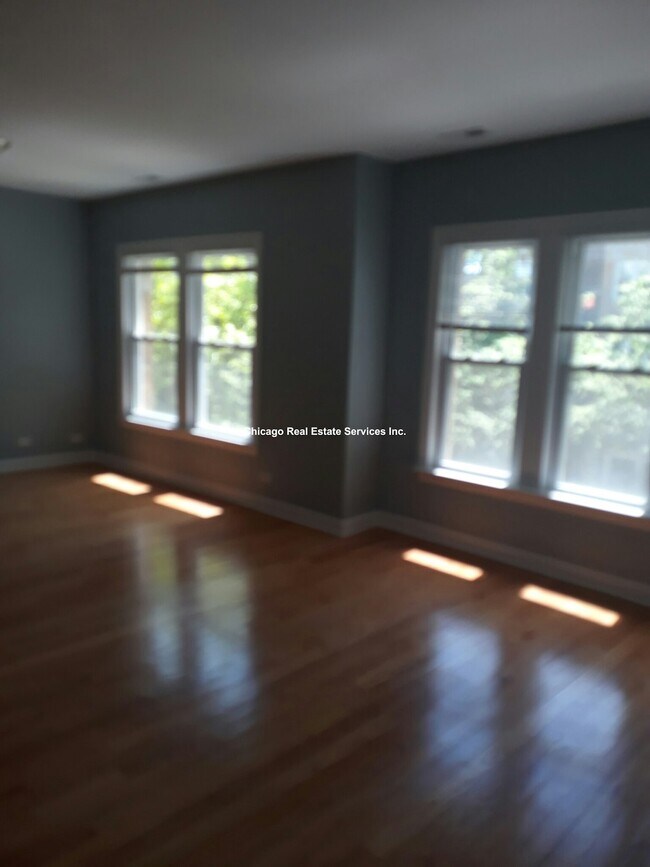 Photo - 1644 W Pratt Blvd Unidad 1J