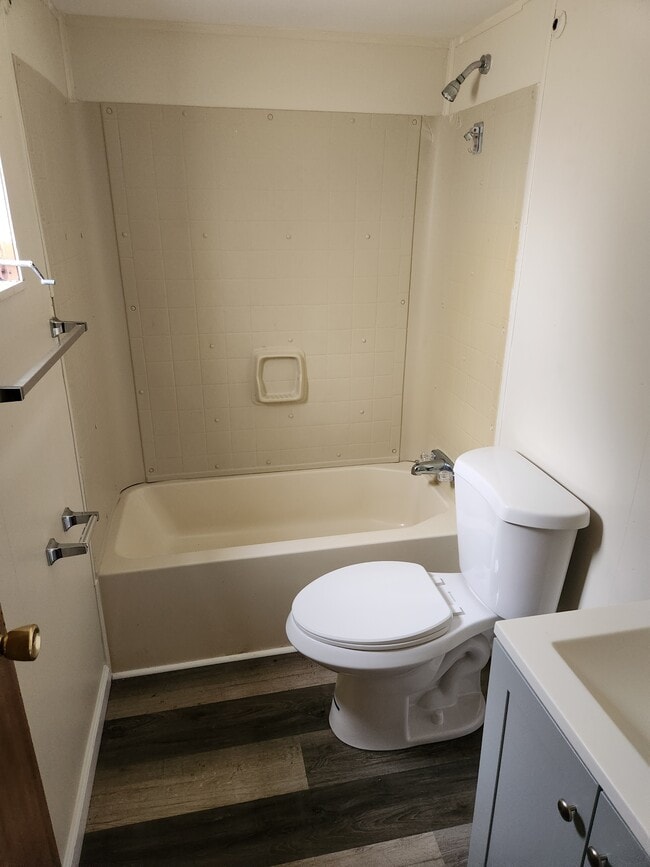 Photo - 1004 Aaron Ln