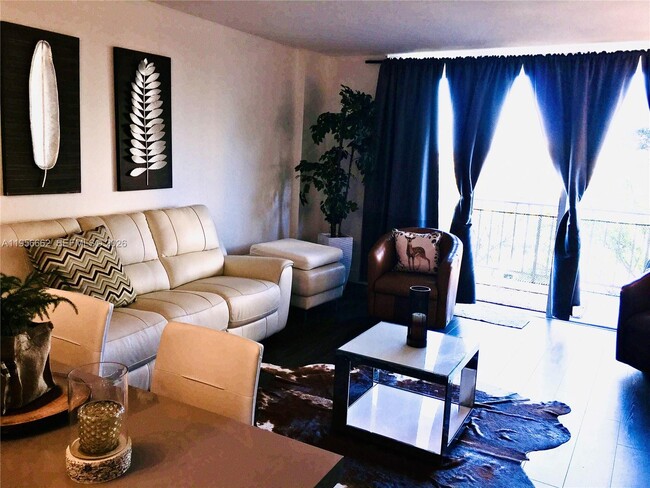 Photo - 11111 Biscayne Blvd Unit 4D