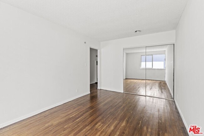 Photo - 1233 Barry Ave Unit 201
