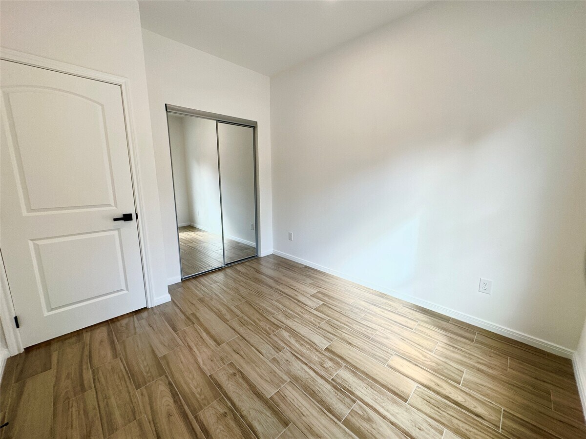 Photo - 11557 Persimmon St