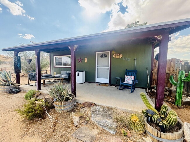 Building Photo - Joshua Tree Cabin in Peaceful, Wide Open S... Rental