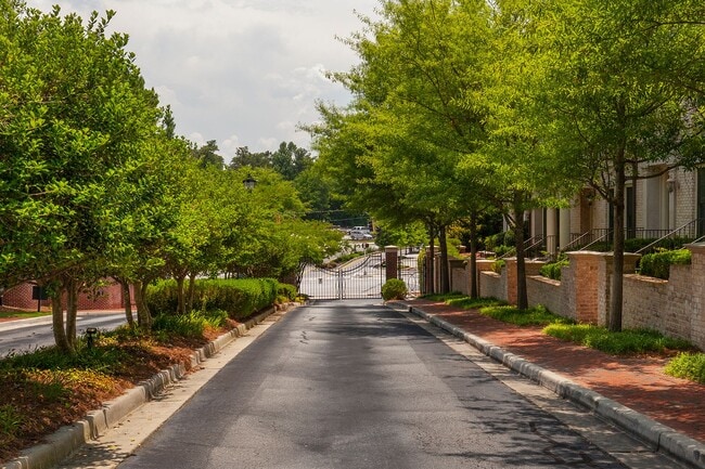 Photo - Very Spacious 3/3.5 Townhome in the Heart of Buckhead!