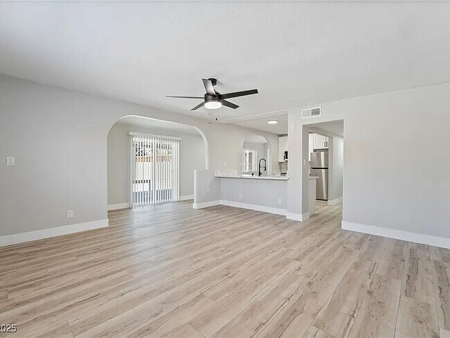 Photo - 2221 Ellis St