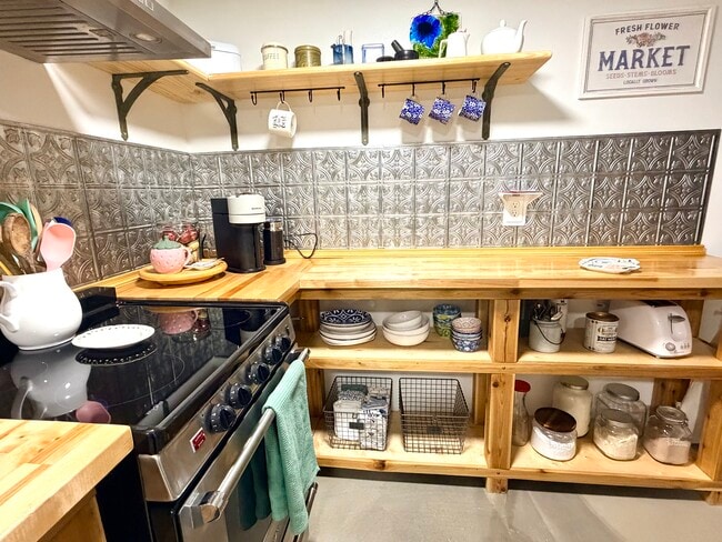 Photo - 701 Cedar St Unit Brambleburrow