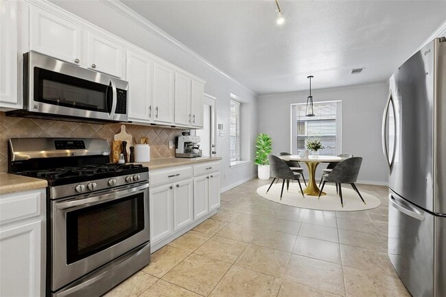 1001 Monadale Trail