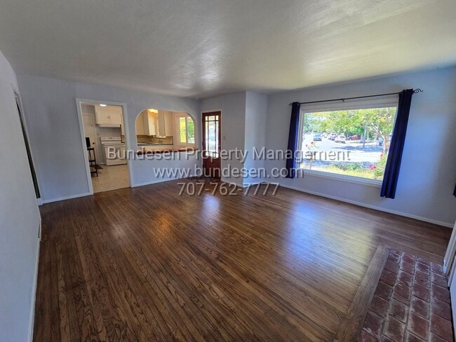 Photo - Beautiful 2 bedroom, 1 bath in the desirable Montgomery Village neighborhood - Santa Rosa