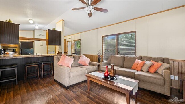 Photo - 10 Fern Ave W